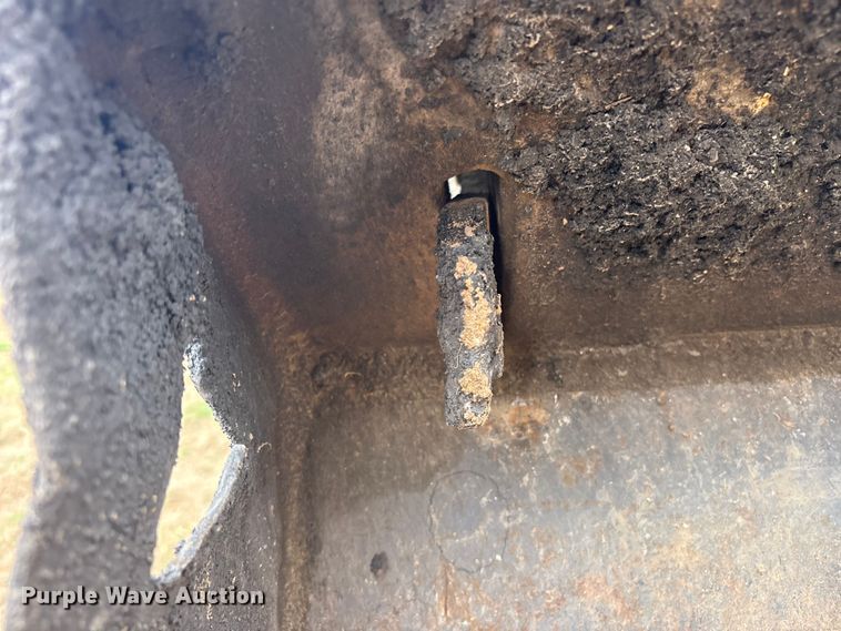 image for item EV2890 2004 Mack Granite dump truck