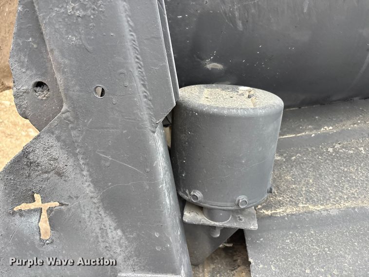 image for item EV2890 2004 Mack Granite dump truck