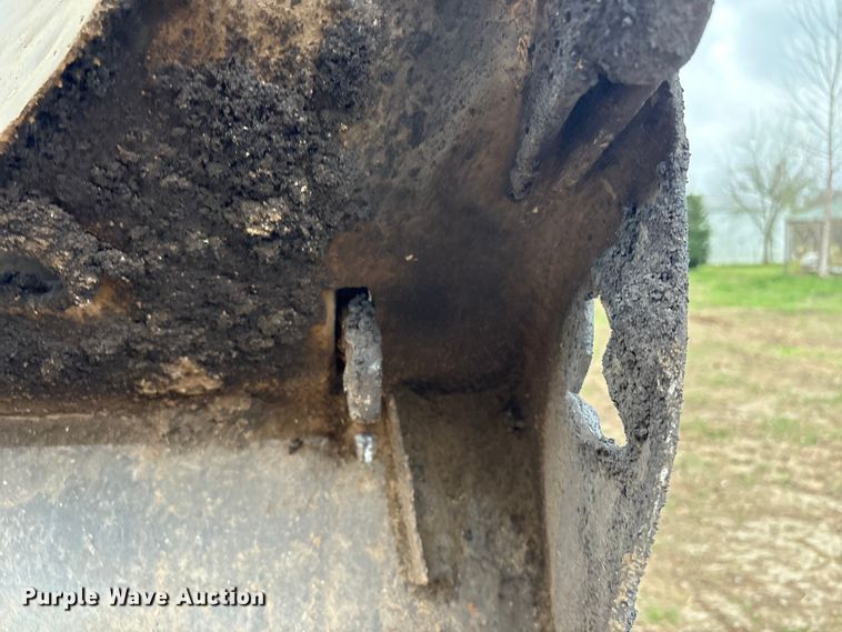 image for item EV2890 2004 Mack Granite dump truck