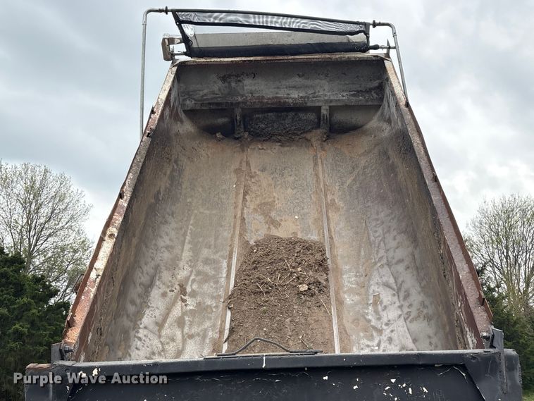 image for item EV2890 2004 Mack Granite dump truck