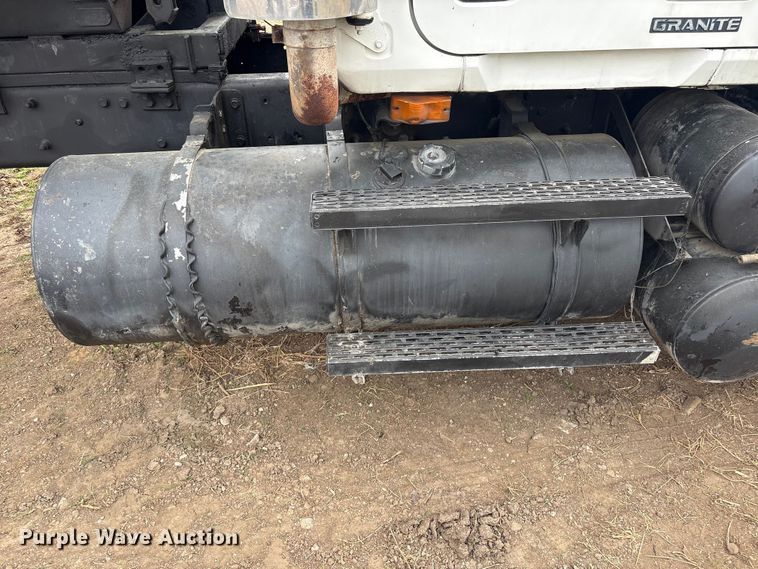 image for item EV2890 2004 Mack Granite dump truck