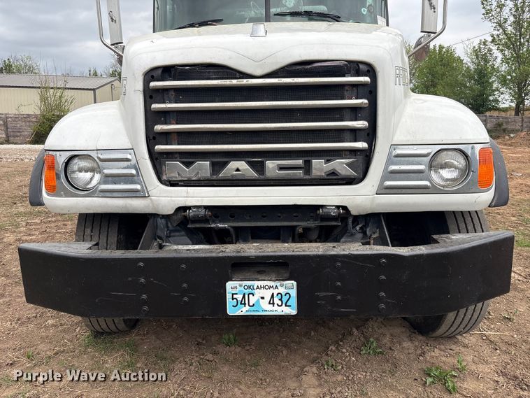 image for item EV2890 2004 Mack Granite dump truck