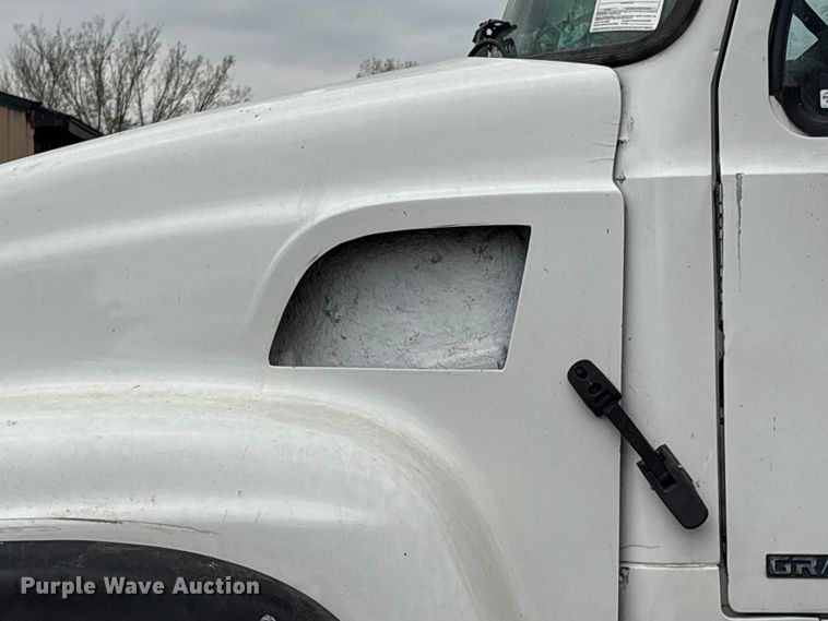 image for item EV2890 2004 Mack Granite dump truck