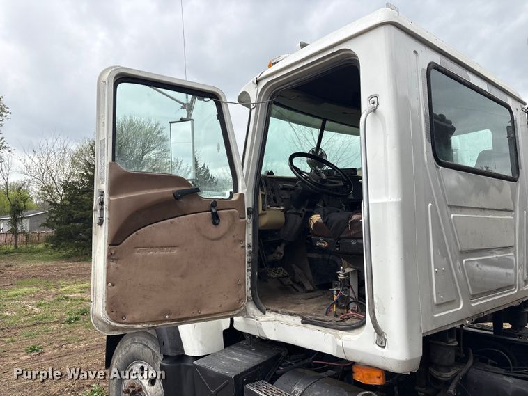 image for item EV2890 2004 Mack Granite dump truck