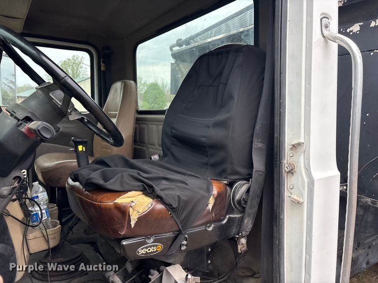 image for item EV2890 2004 Mack Granite dump truck