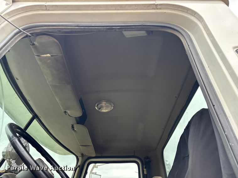 image for item EV2890 2004 Mack Granite dump truck