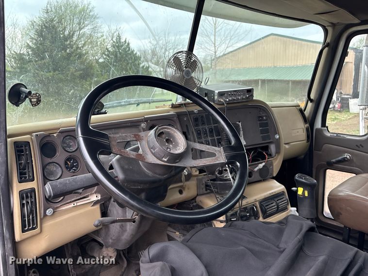 image for item EV2890 2004 Mack Granite dump truck