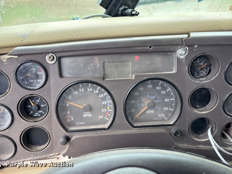 image for item EV2890 2004 Mack Granite dump truck