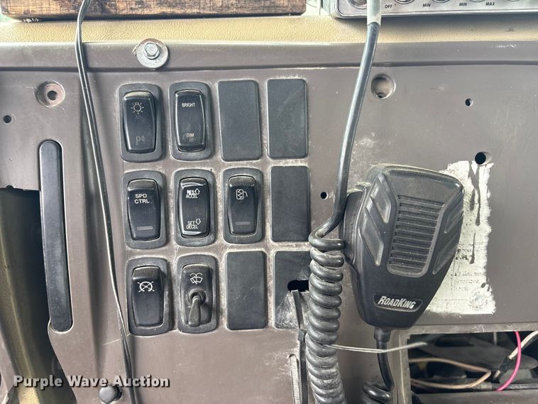 image for item EV2890 2004 Mack Granite dump truck