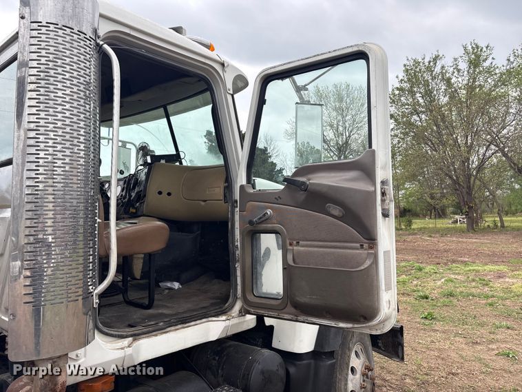 image for item EV2890 2004 Mack Granite dump truck