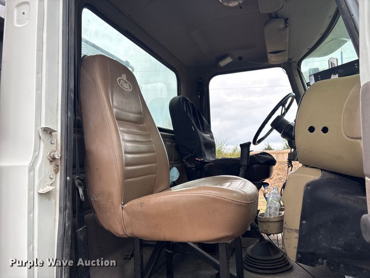 image for item EV2890 2004 Mack Granite dump truck