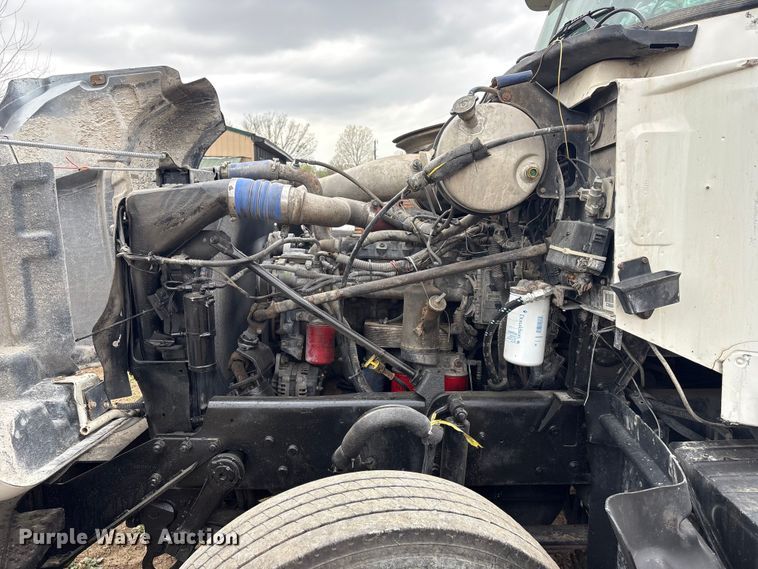 image for item EV2890 2004 Mack Granite dump truck