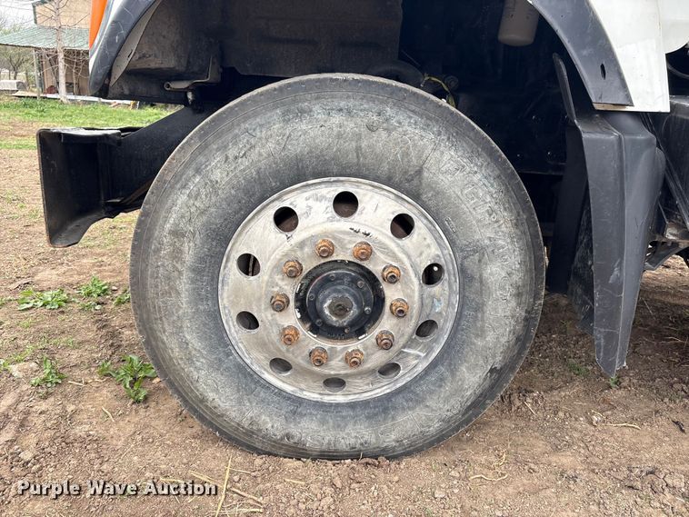 image for item EV2890 2004 Mack Granite dump truck