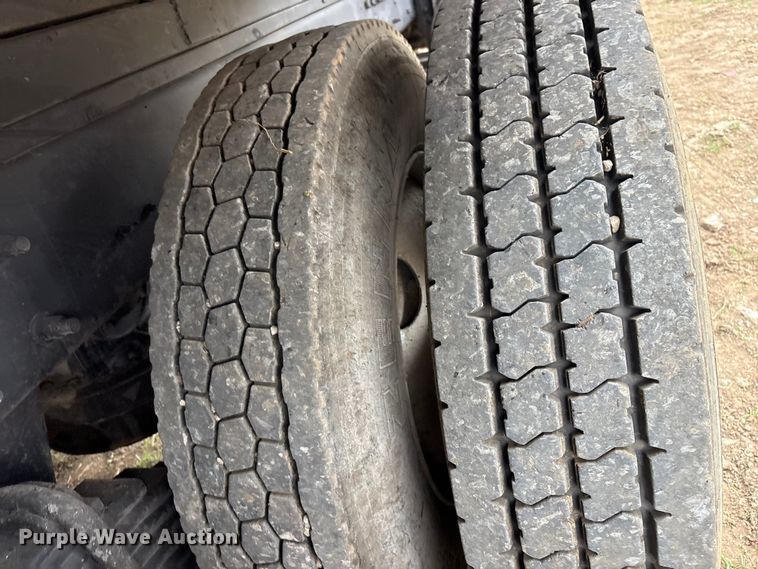 image for item EV2890 2004 Mack Granite dump truck