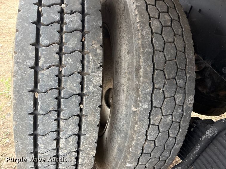 image for item EV2890 2004 Mack Granite dump truck