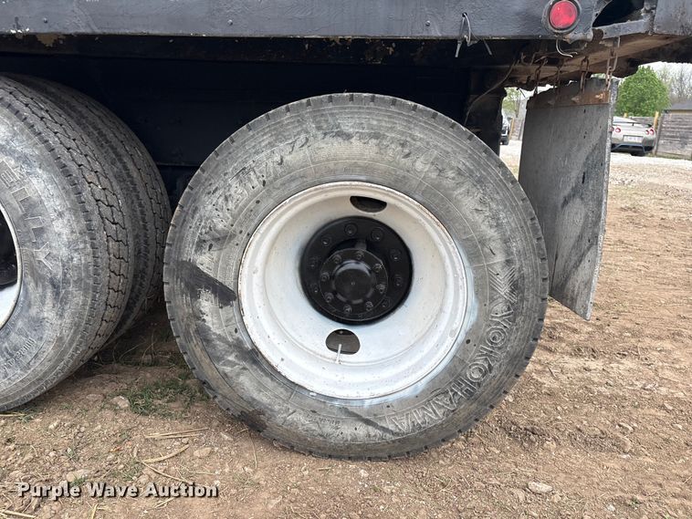 image for item EV2890 2004 Mack Granite dump truck