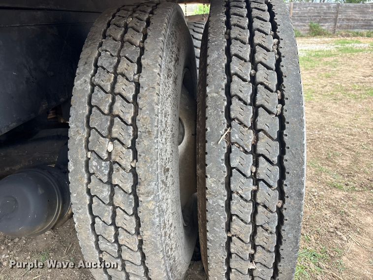 image for item EV2890 2004 Mack Granite dump truck