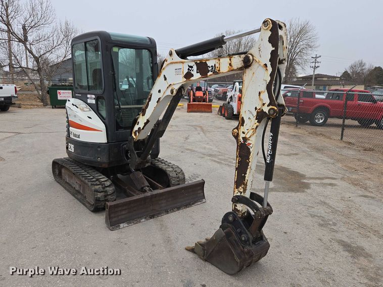 image for item EV5581 2015 Bobcat E26 mini excavator