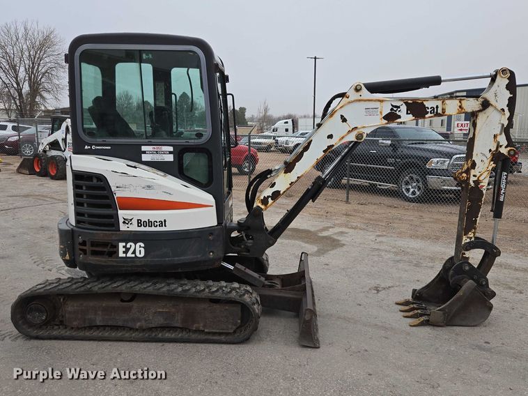 image for item EV5581 2015 Bobcat E26 mini excavator