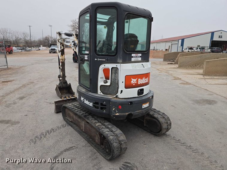 image for item EV5581 2015 Bobcat E26 mini excavator