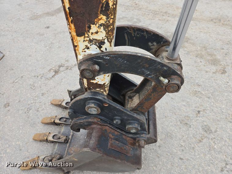 image for item EV5581 2015 Bobcat E26 mini excavator