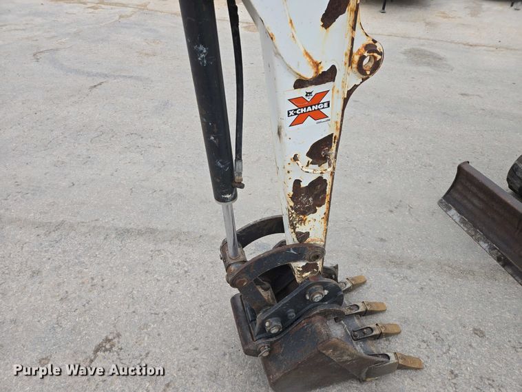 image for item EV5581 2015 Bobcat E26 mini excavator