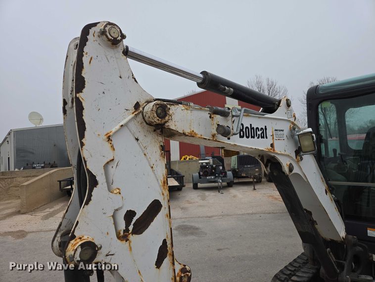 image for item EV5581 2015 Bobcat E26 mini excavator