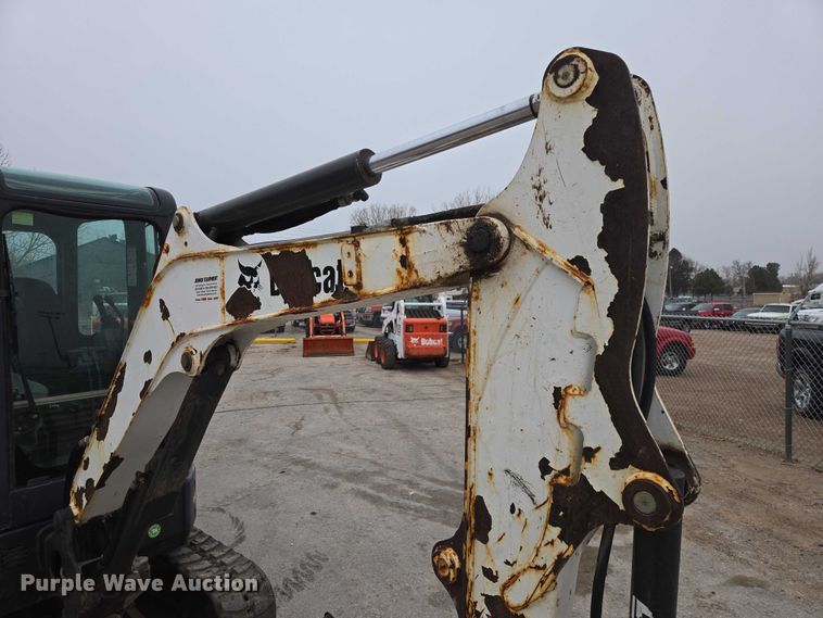 image for item EV5581 2015 Bobcat E26 mini excavator