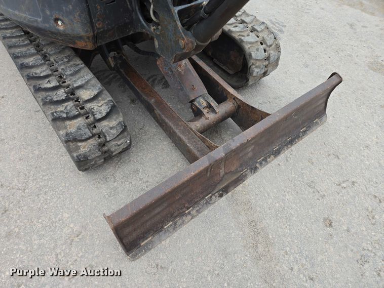image for item EV5581 2015 Bobcat E26 mini excavator