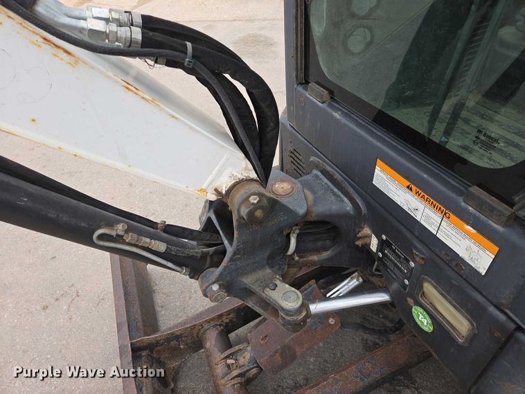 image for item EV5581 2015 Bobcat E26 mini excavator