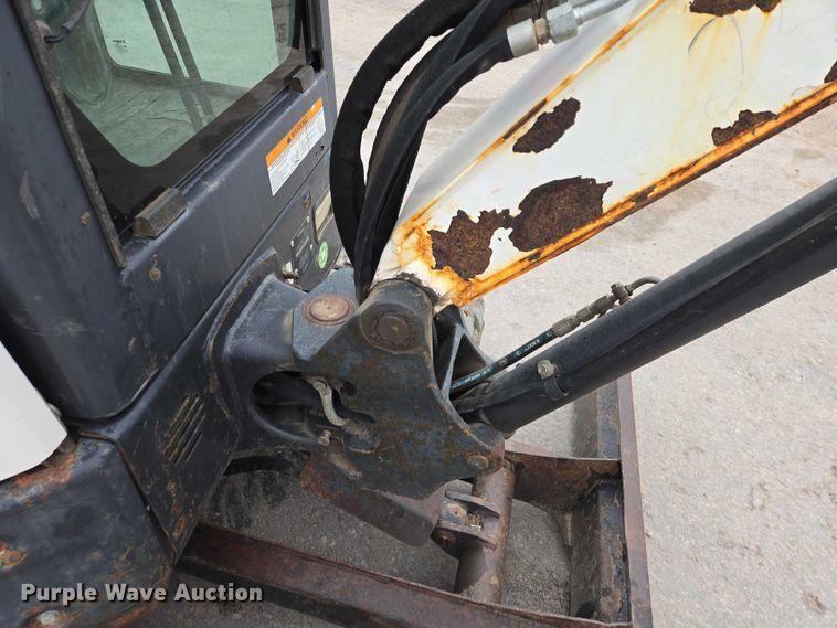 image for item EV5581 2015 Bobcat E26 mini excavator