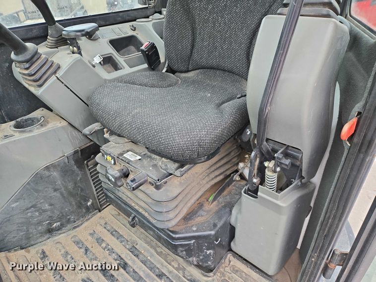 image for item EV5581 2015 Bobcat E26 mini excavator