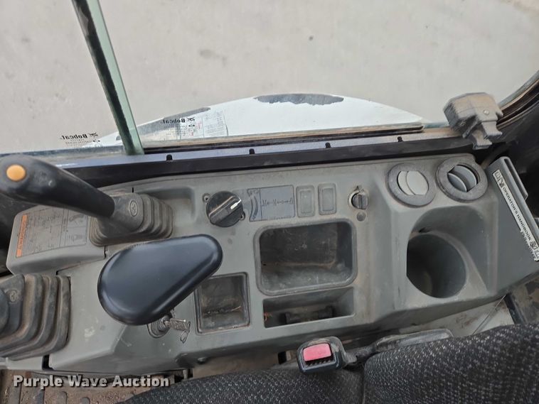 image for item EV5581 2015 Bobcat E26 mini excavator