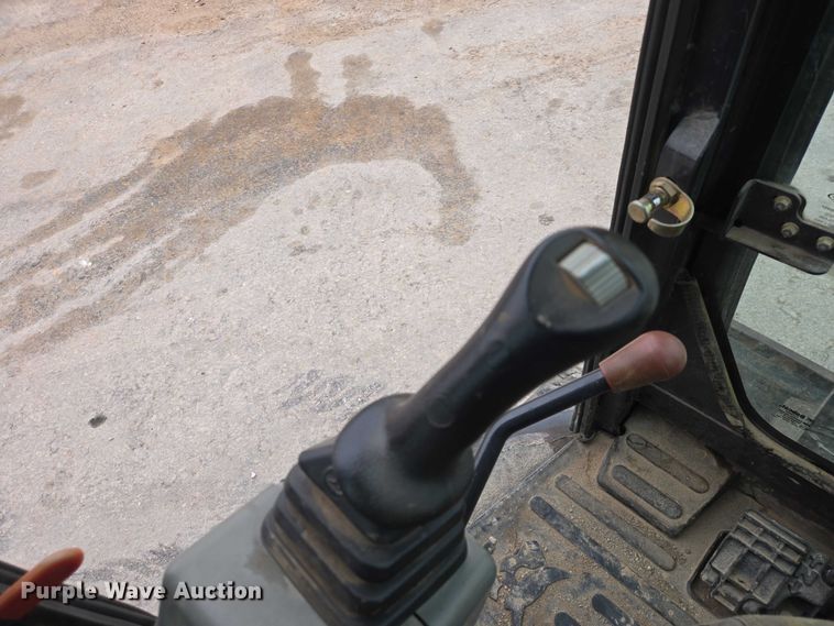 image for item EV5581 2015 Bobcat E26 mini excavator