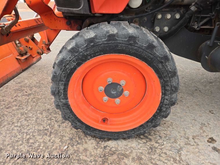 image for item EV5582 Kubota B26 HST backhoe