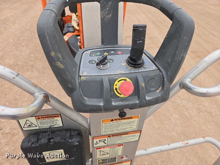 image for item EV5584 2017 JLG T500J boom lift
