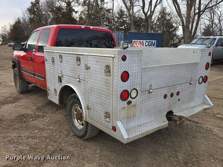 image for item EV5771 2003 Chevrolet Silverado Ext. Cab pickup truck