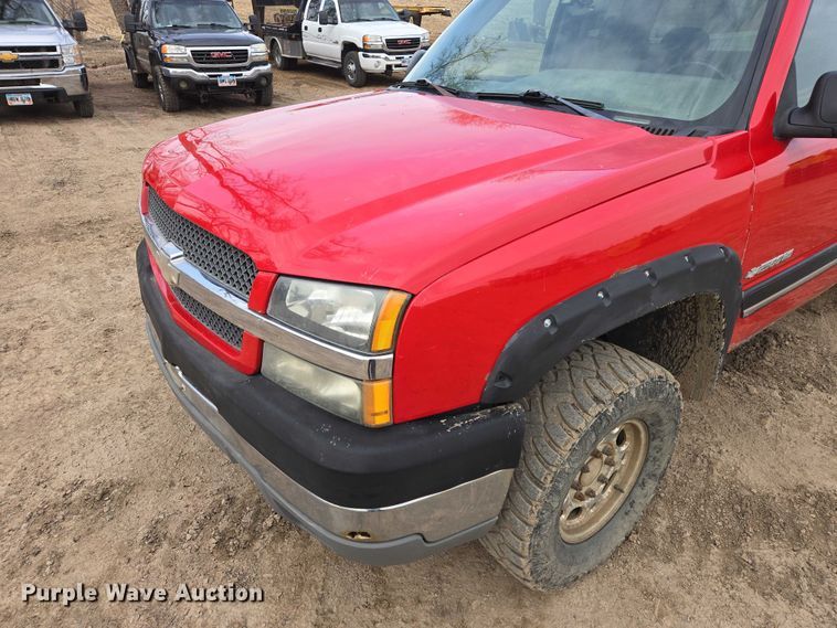image for item EV5771 2003 Chevrolet Silverado Ext. Cab pickup truck