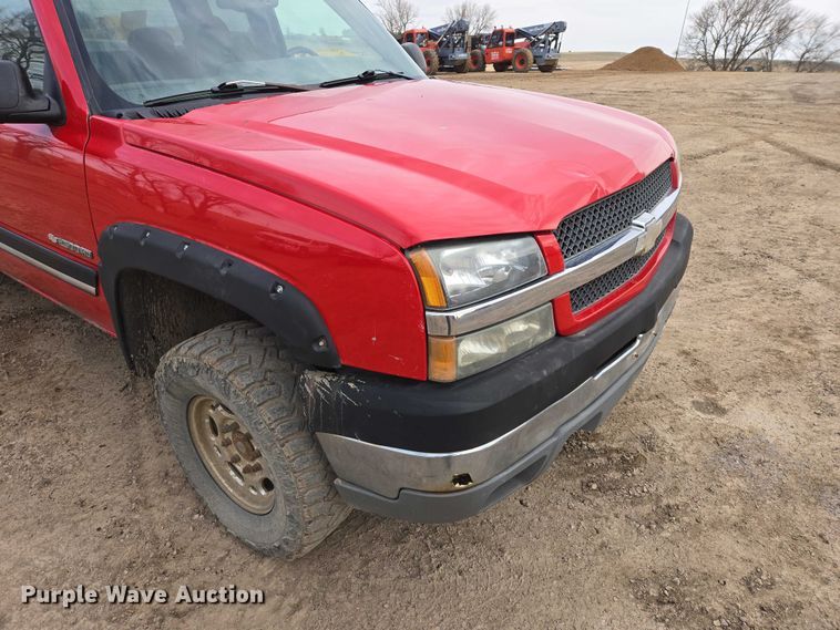 image for item EV5771 2003 Chevrolet Silverado Ext. Cab pickup truck