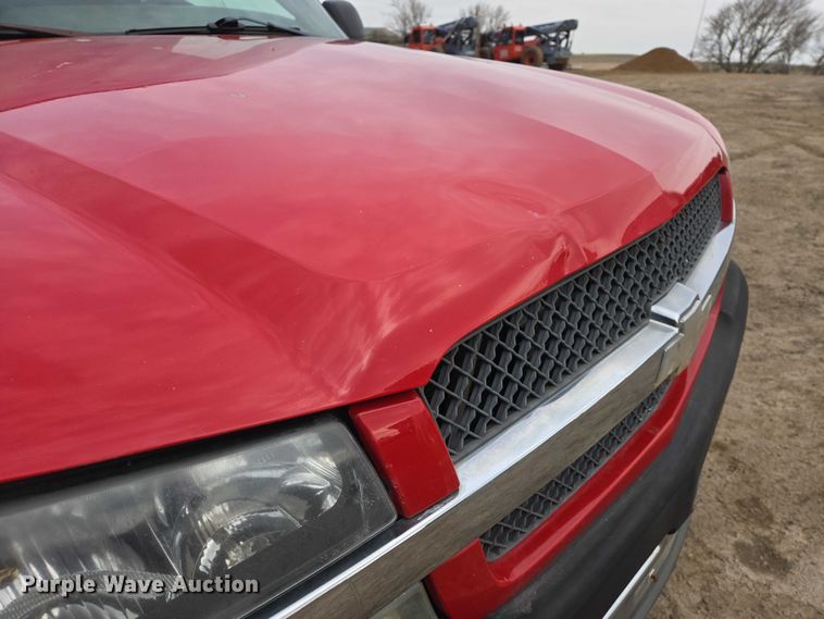 image for item EV5771 2003 Chevrolet Silverado Ext. Cab pickup truck
