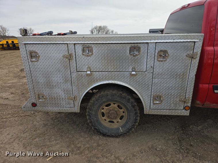 image for item EV5771 2003 Chevrolet Silverado Ext. Cab pickup truck