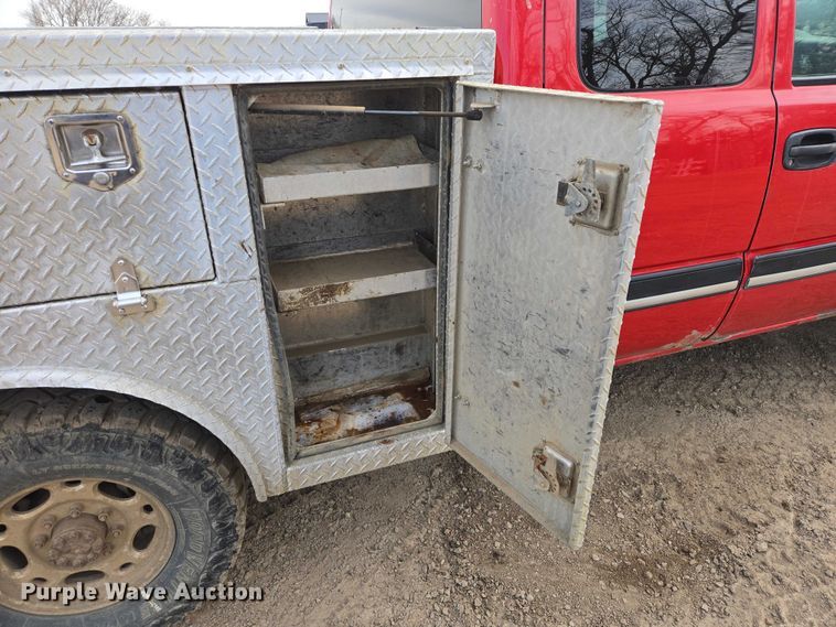 image for item EV5771 2003 Chevrolet Silverado Ext. Cab pickup truck