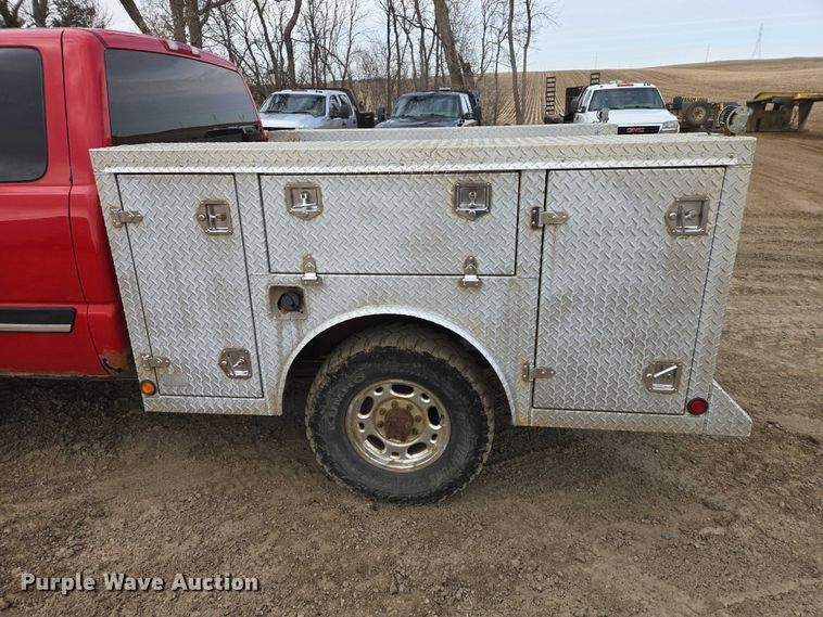 image for item EV5771 2003 Chevrolet Silverado Ext. Cab pickup truck