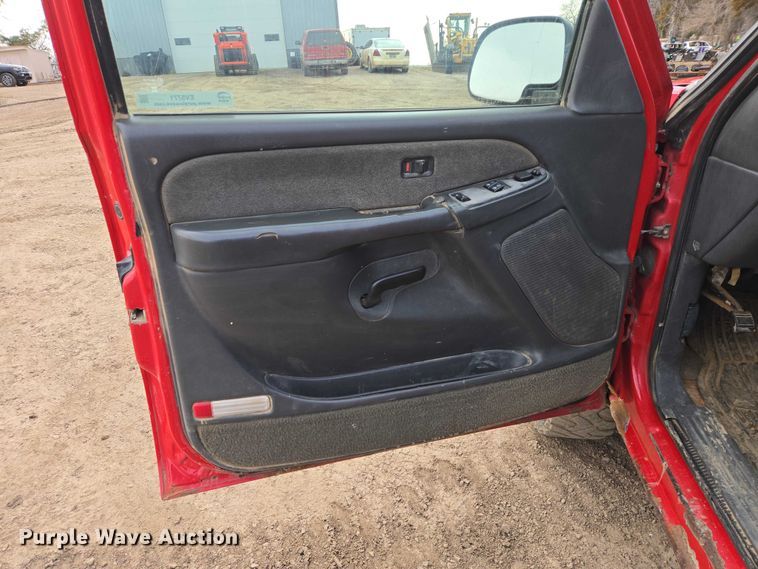 image for item EV5771 2003 Chevrolet Silverado Ext. Cab pickup truck
