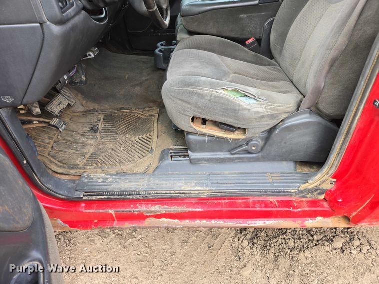 image for item EV5771 2003 Chevrolet Silverado Ext. Cab pickup truck
