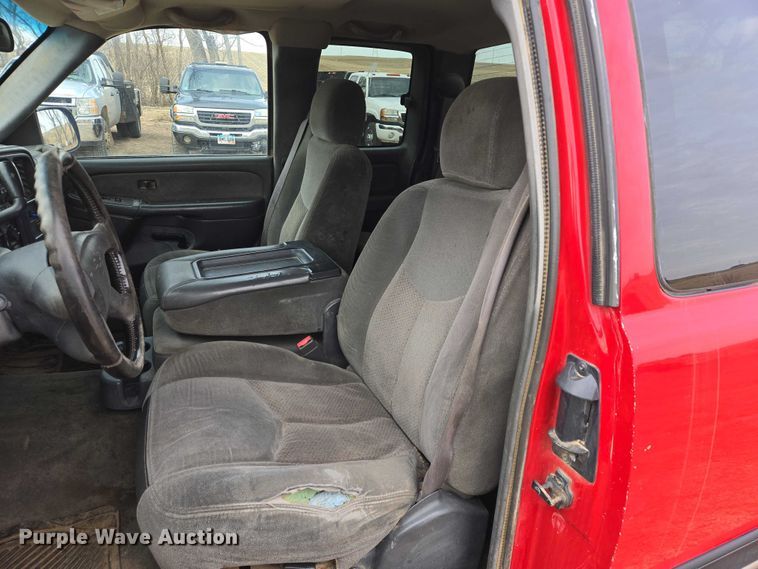 image for item EV5771 2003 Chevrolet Silverado Ext. Cab pickup truck