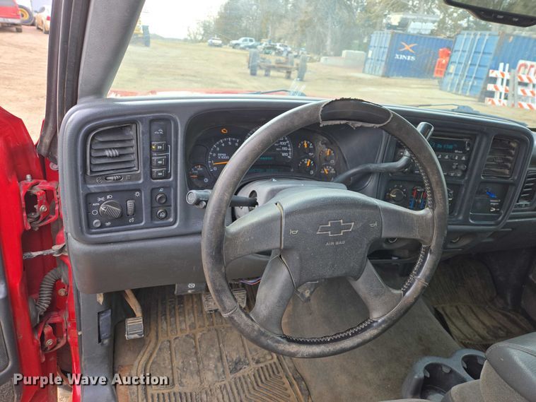 image for item EV5771 2003 Chevrolet Silverado Ext. Cab pickup truck