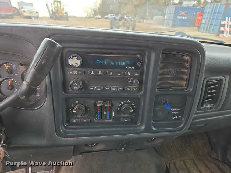 image for item EV5771 2003 Chevrolet Silverado Ext. Cab pickup truck