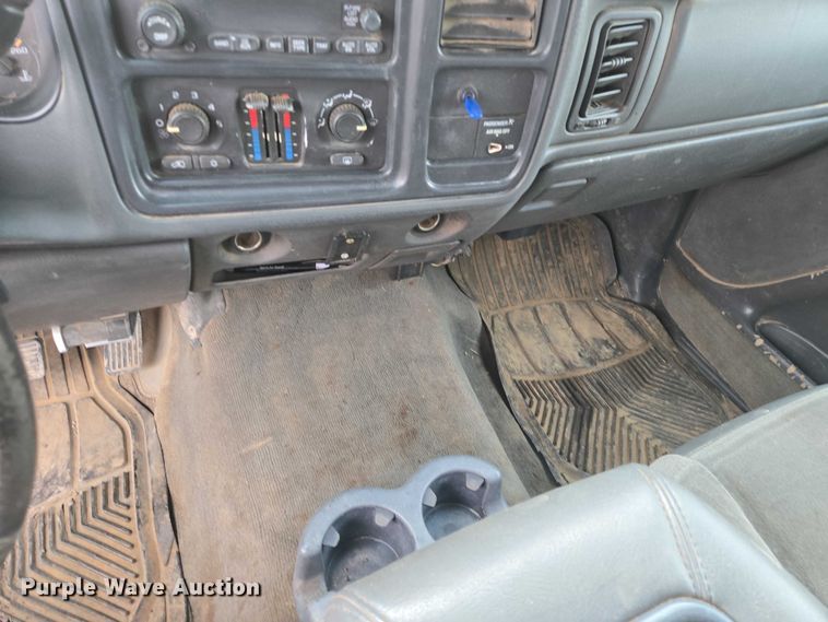 image for item EV5771 2003 Chevrolet Silverado Ext. Cab pickup truck