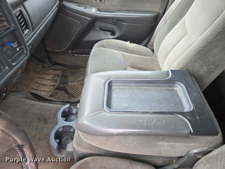 image for item EV5771 2003 Chevrolet Silverado Ext. Cab pickup truck